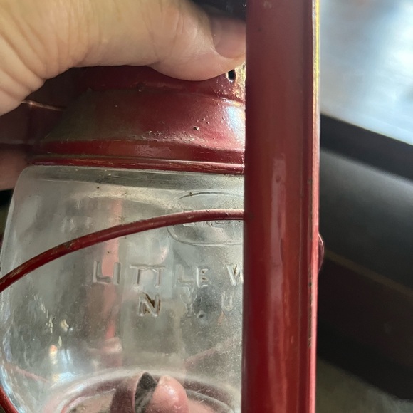 Antique Red Kerosene Lantern 150 Little Supreme - Embury Co vintage oil lantern. - Picture 3 of 6